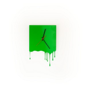 Dissolved Watch sembra scivolare lungo la parete